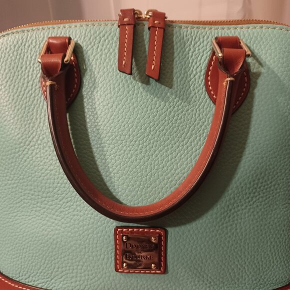 DOONEY & BOURKE SORRENTO ZIP ZIP SACHEL PURSE. - Picture 2 of 9